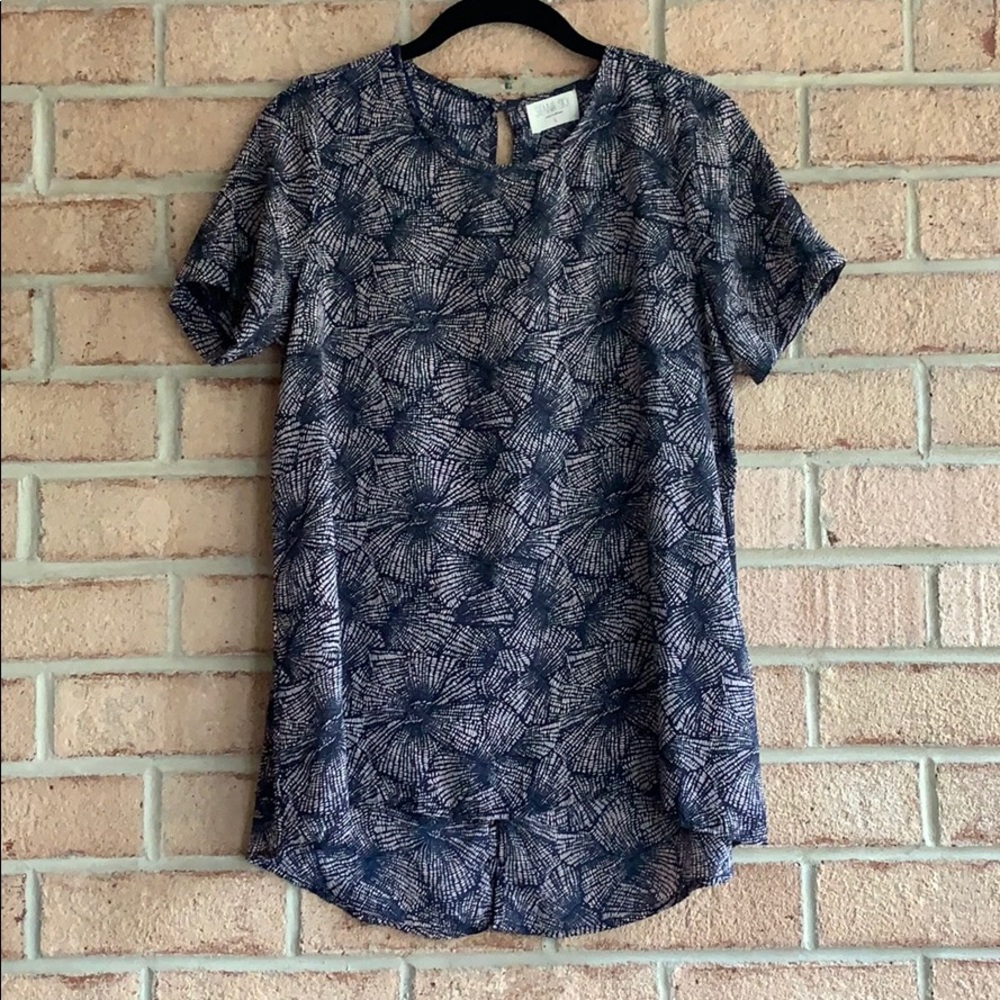 Short sleeve navy and light pink shirt